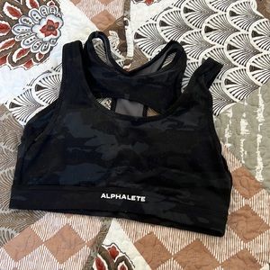 Alphalete Surface Keyhole Bra in Black Camo